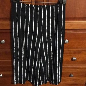 Susan Graver capris pants